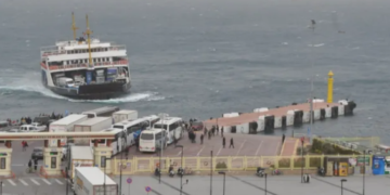 Çanakkale’de feribot geçişine ‘köprü zammı’ tepkisi
