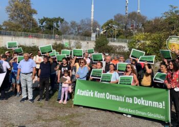 AKO Gönüllüleri: “Atatürk Kent Ormanına Dokunma”