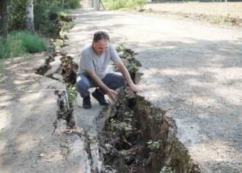 Tunca Nehri su yatağına yol yapılması yamaç dengesini bozarak heyelana yol açtı