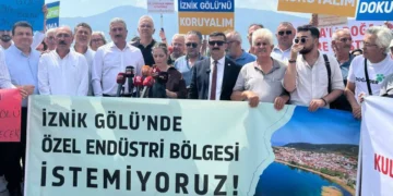 İznik Gölü Endüstri Bölgesi değildir: Gölümüzü savunmaya geldik!