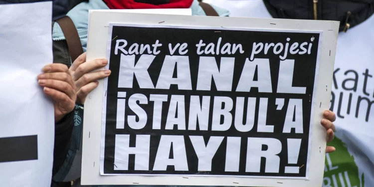 Kanal İstanbul güzergahında 2,5 milyon metrekarelik alan imara açıldı!